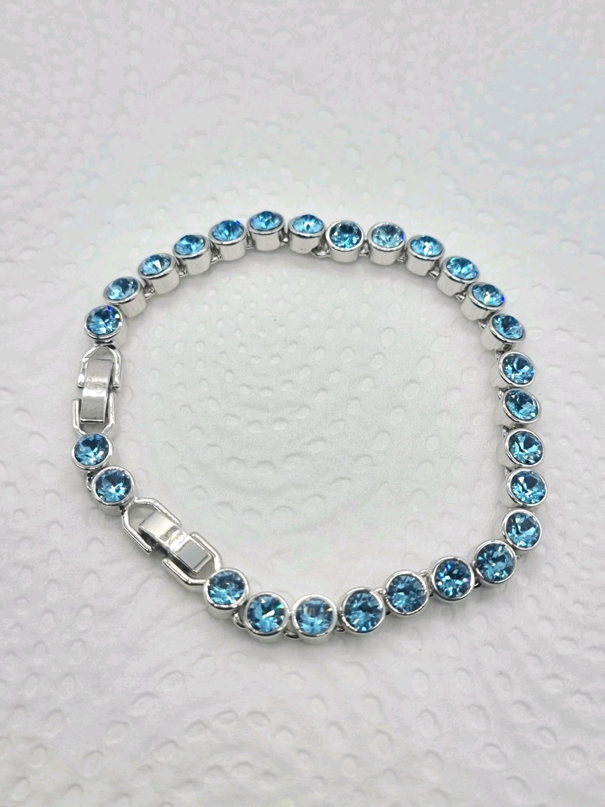 Blue Crystal Tennis Bracelet Lady Colour Silver Tone 7″ 17cm With Gift Box