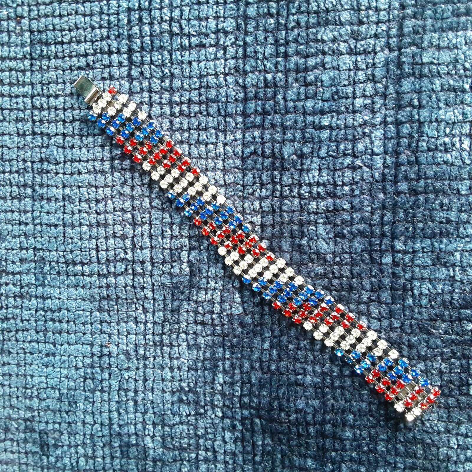 VINTAGE **NEW OLD STOCK** RHINESTONE PATRIOTIC BRACELET *4th of JULY*