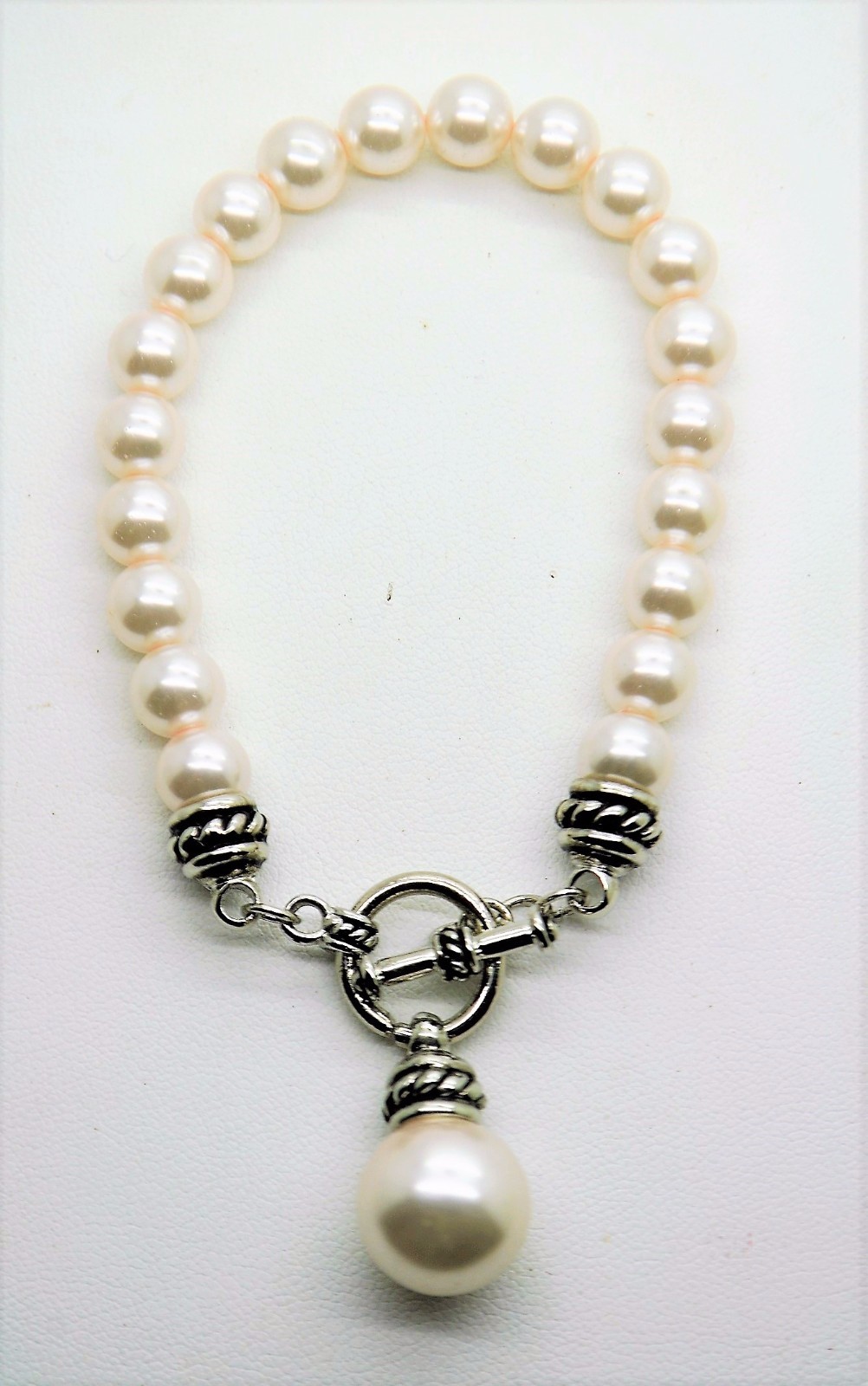 B357 Elegant design Style High-quality Lt.Pink Pearls Fashion Toggle Bracelet