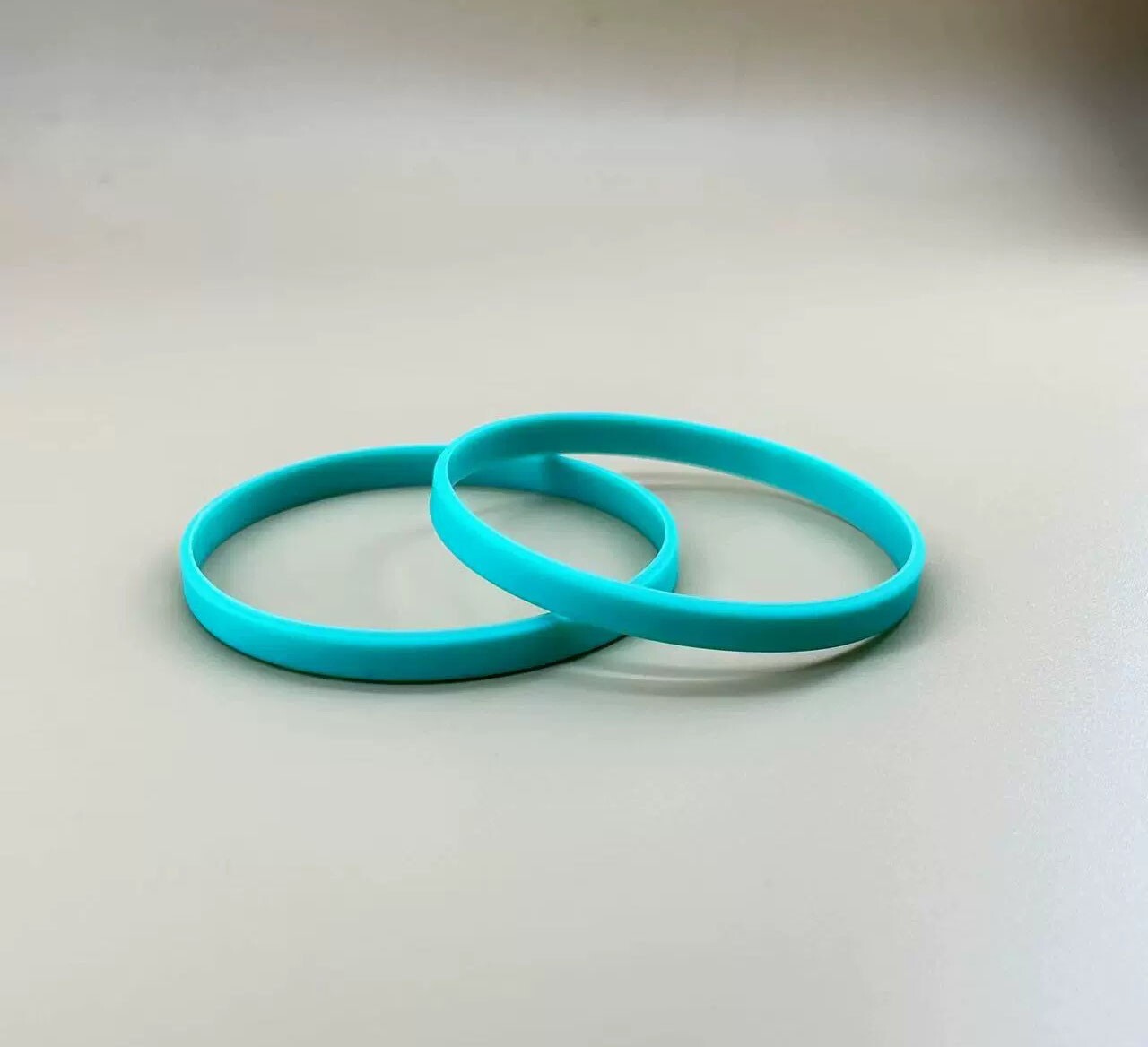 Motivational Thin Personalized Bracelet Custom Silicone Wristbands Events Gifts