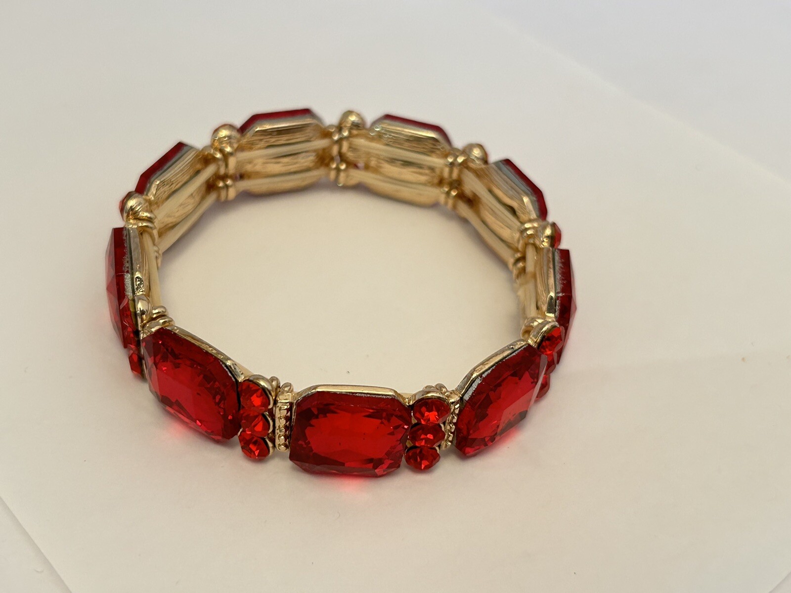 CLASSY SQUARE Red Glass STONE STRETCH BRACELET B13