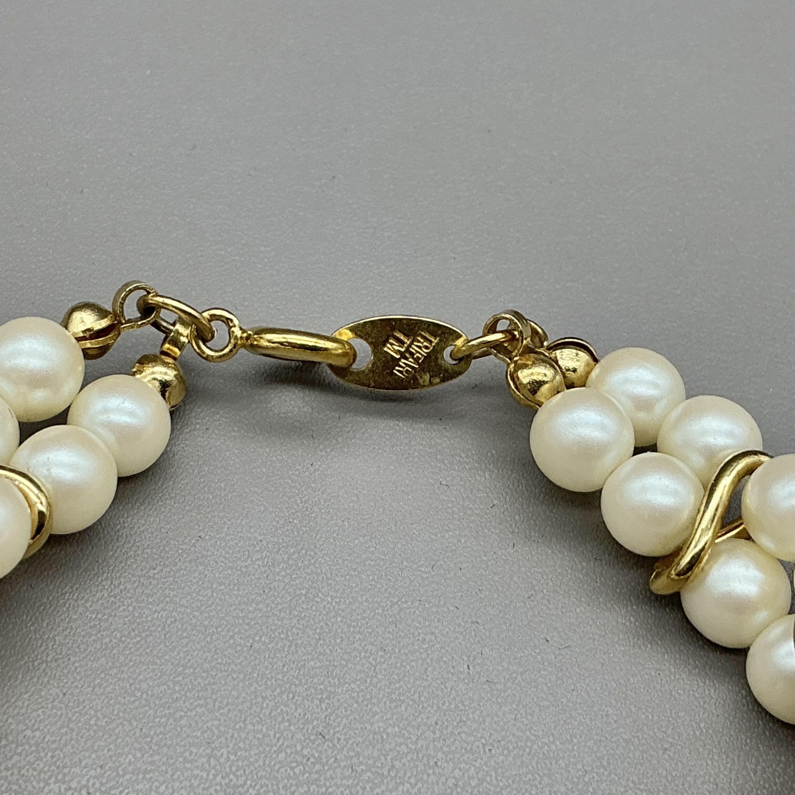 Trifari Bracelet White Imitation Pearl Gold Tone Lobster Clasp Womens Jewelry