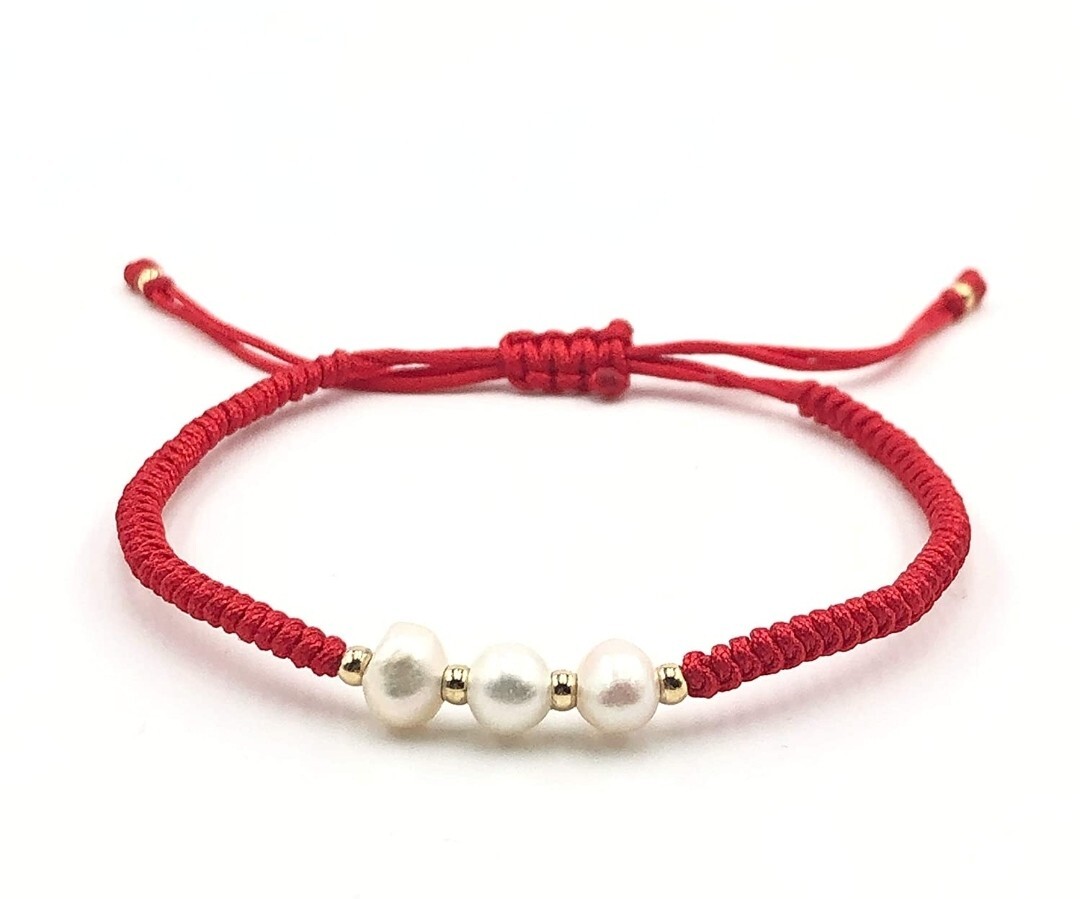 Pulsera Roja con bolitas de blancas. Pulsera de hilo rojo ajustable 18cm