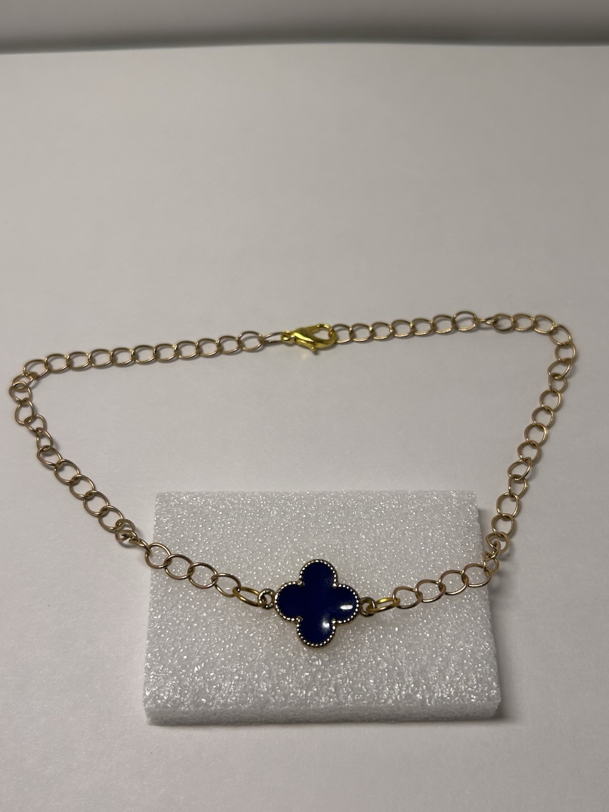 Gold Tone Cable Bracelet Chain Lobster Clasp Blue Clover Dangle Charm