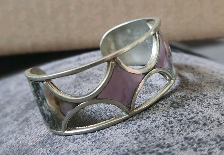 Unique Bangel Made In Mexico Silver Tone Possibly Abalone Shell Inlay Kids Size
