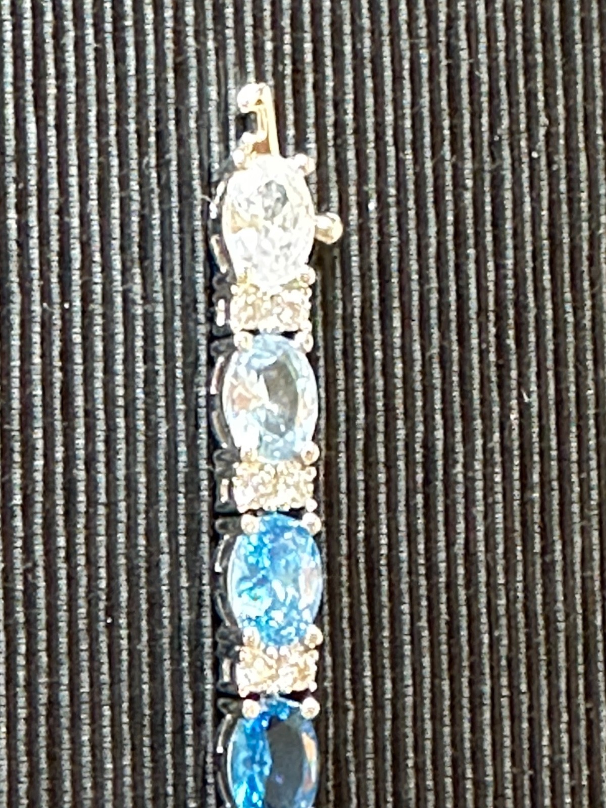 GLD 7″ TENNIS BRACELET 5 mm Blue Mixed Oval Cut Cubic Zirconia White Gold Plate