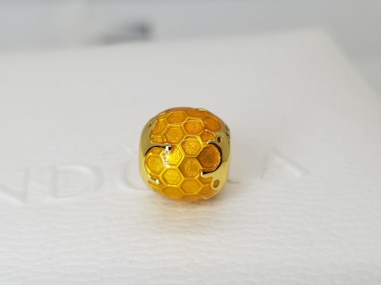 Authentic Pandora moments Shine Plated Silver Golden Honey Charm