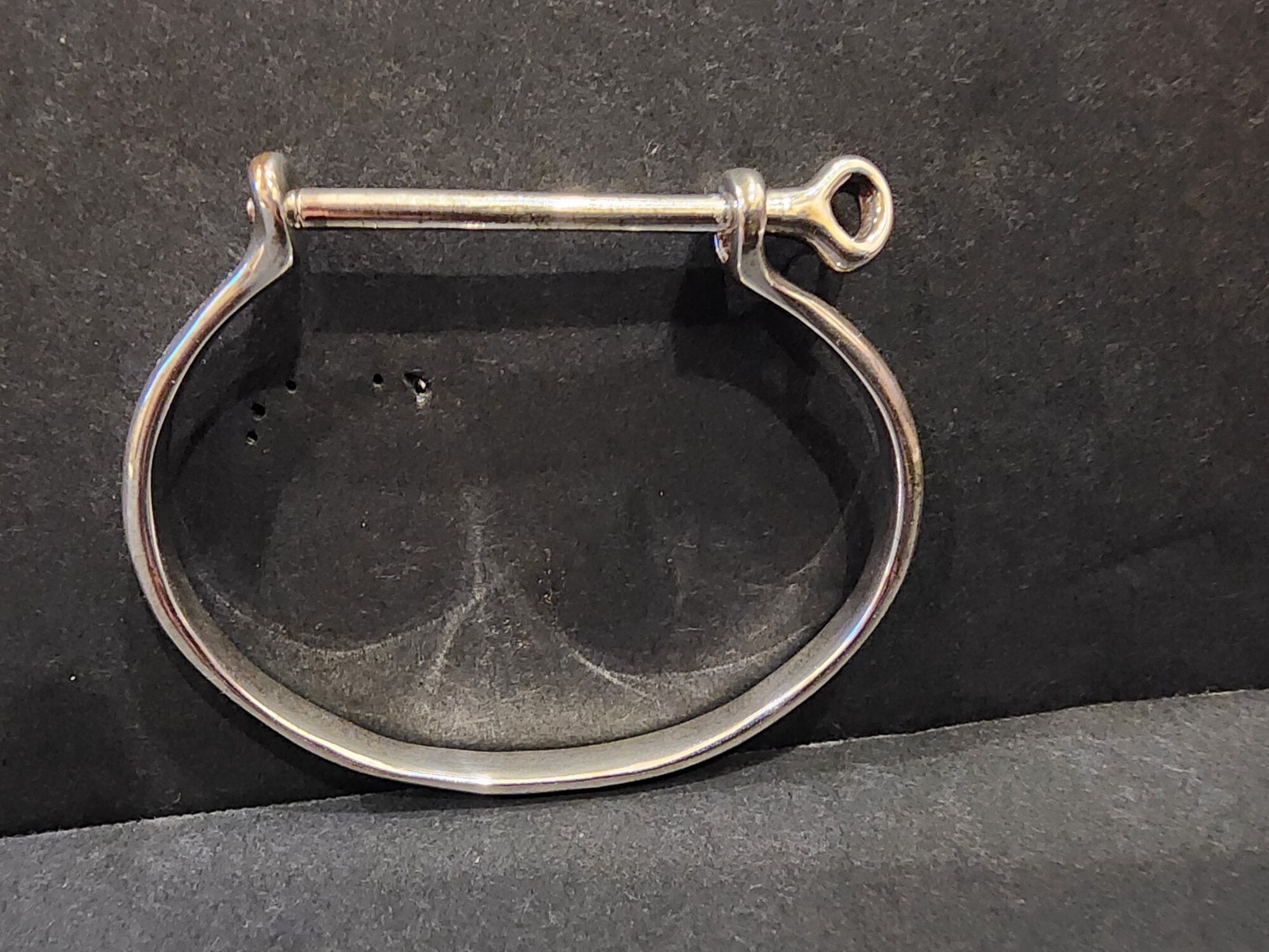 UNOde50 Silver Plated Rigid Bangle Bar Hook Closure Signed Spain with Pouch