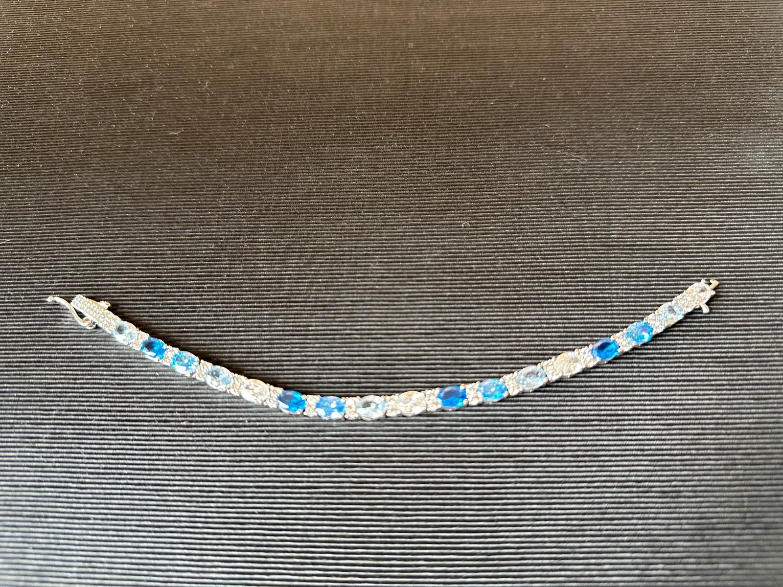 GLD 7″ TENNIS BRACELET 5 mm Blue Mixed Oval Cut Cubic Zirconia White Gold Plate