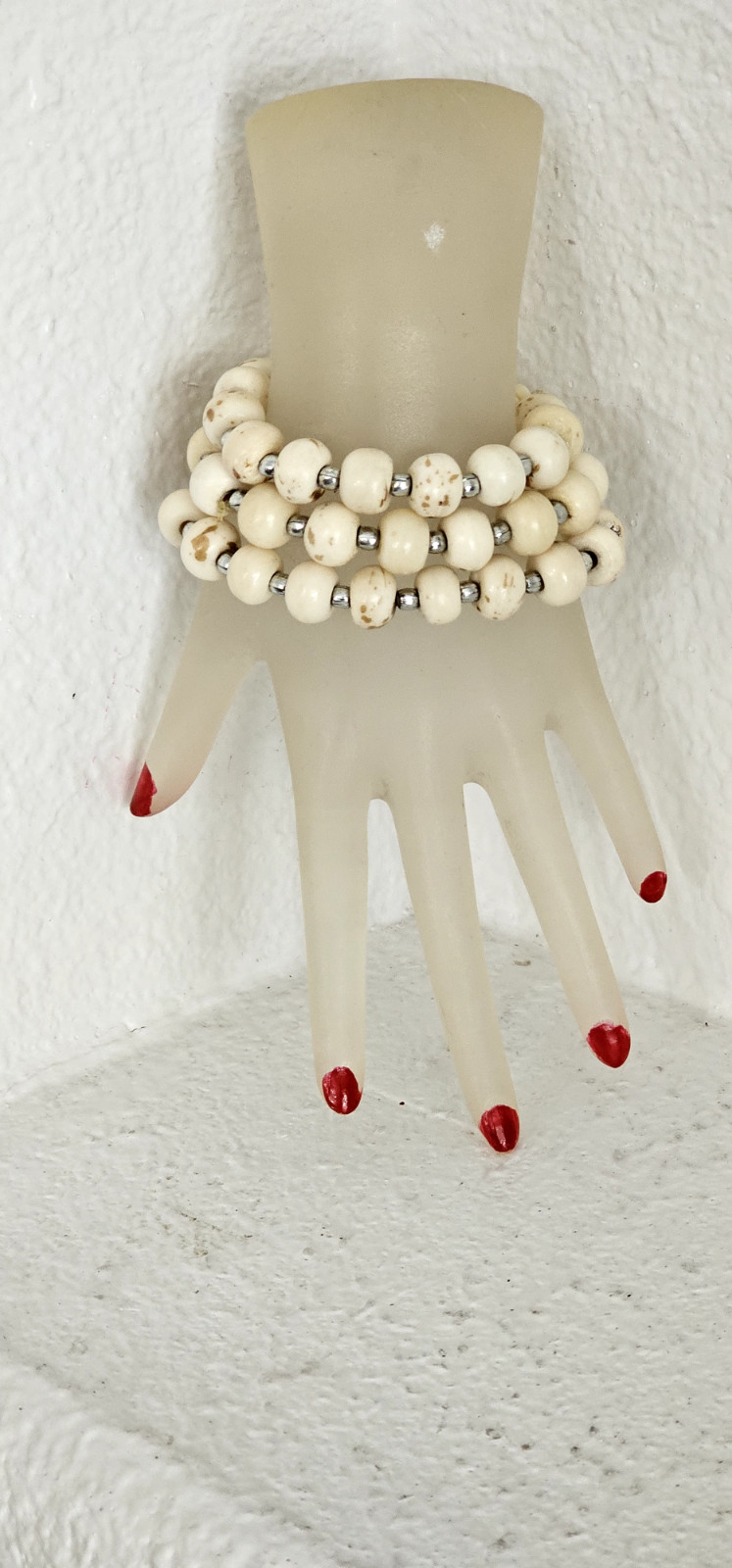 CHICOS Necklace and bracelet set 18” long ivory color stone or glass beads