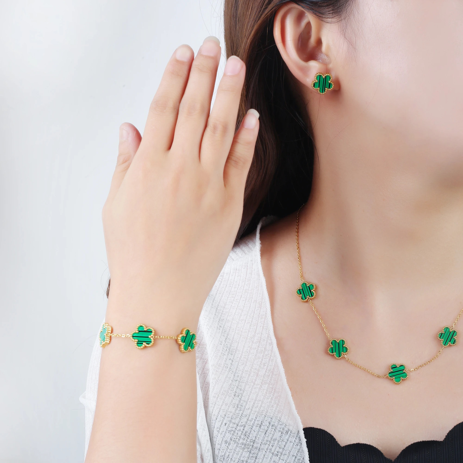 Classic Stainless Steel Hot Selling Golden Clover Adjustable Bracelet Luxury