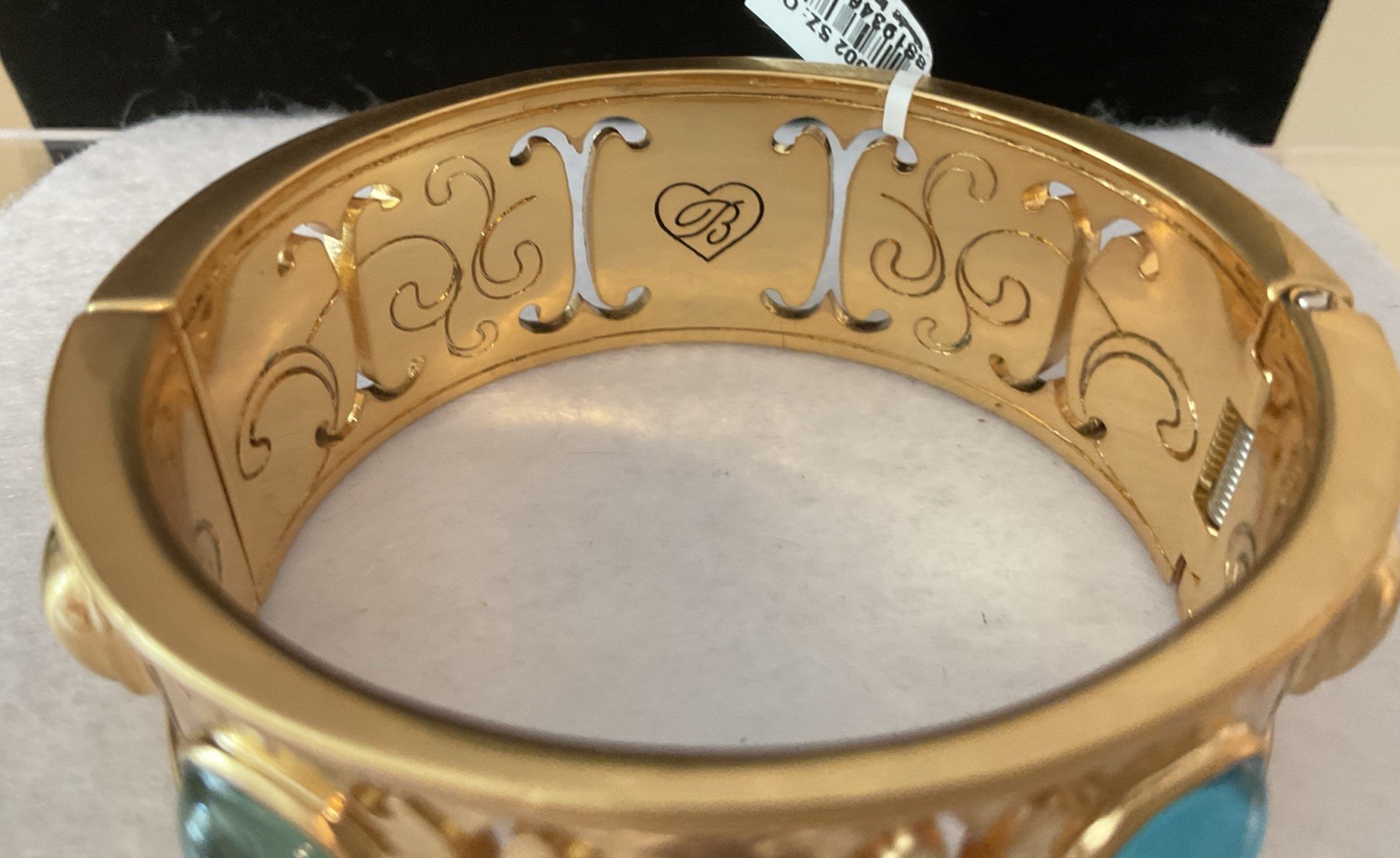 OH SO VIBRANT BRIGHTON NWT VERSAILLES AMALIA BRUSHED GOLD CABOCHON HINGED BANGLE
