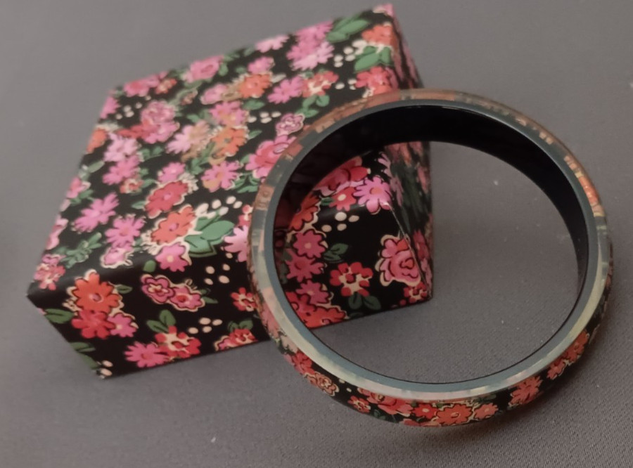 Coach Resin Floral Bangle, black/multicolor NWOT