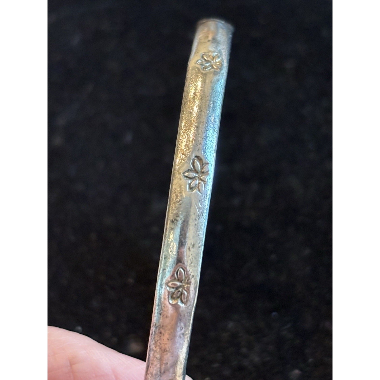 Silver plate 6mm Floral Design 8” Bangle Bracelet Mexico