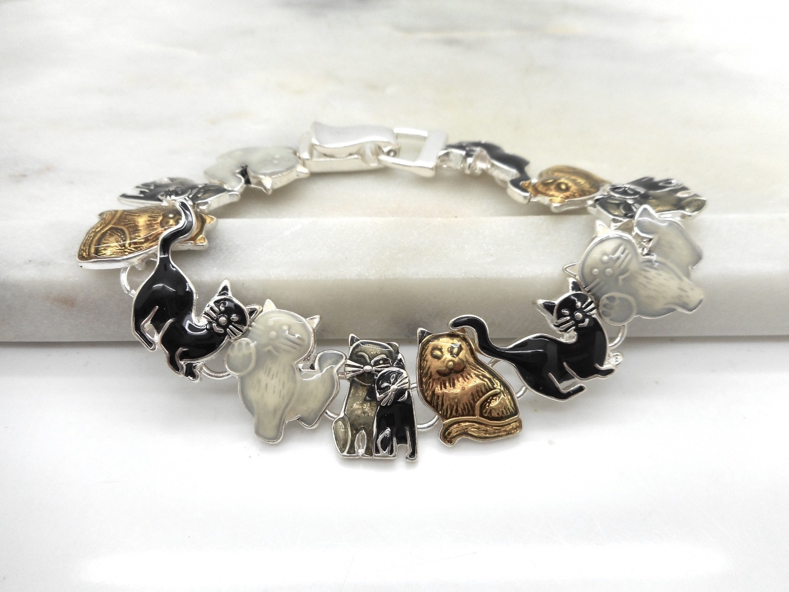Cat Enamel Kitty Charm Bracelet Silver Plated Magnetic NEW