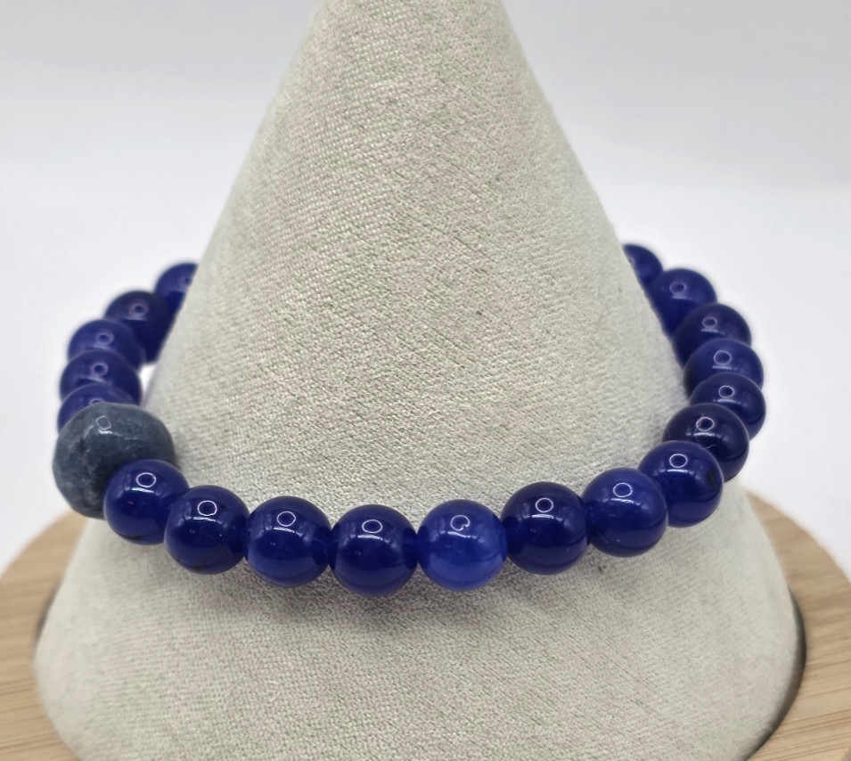 Blue Jade Gemstone Stretchy Bracelet Size 7 Round Beads 8 mm 95 Carats NWOT