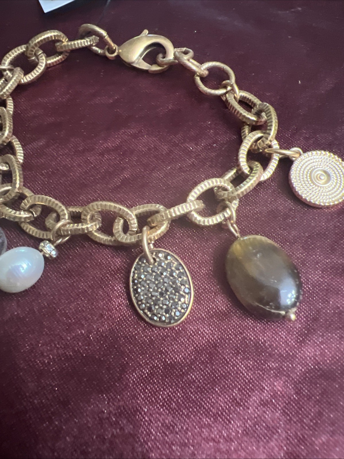 (487). Chico’s Gold Tone Multi Charm Chain Bracelet Bead Stone Crystal Womens 8″