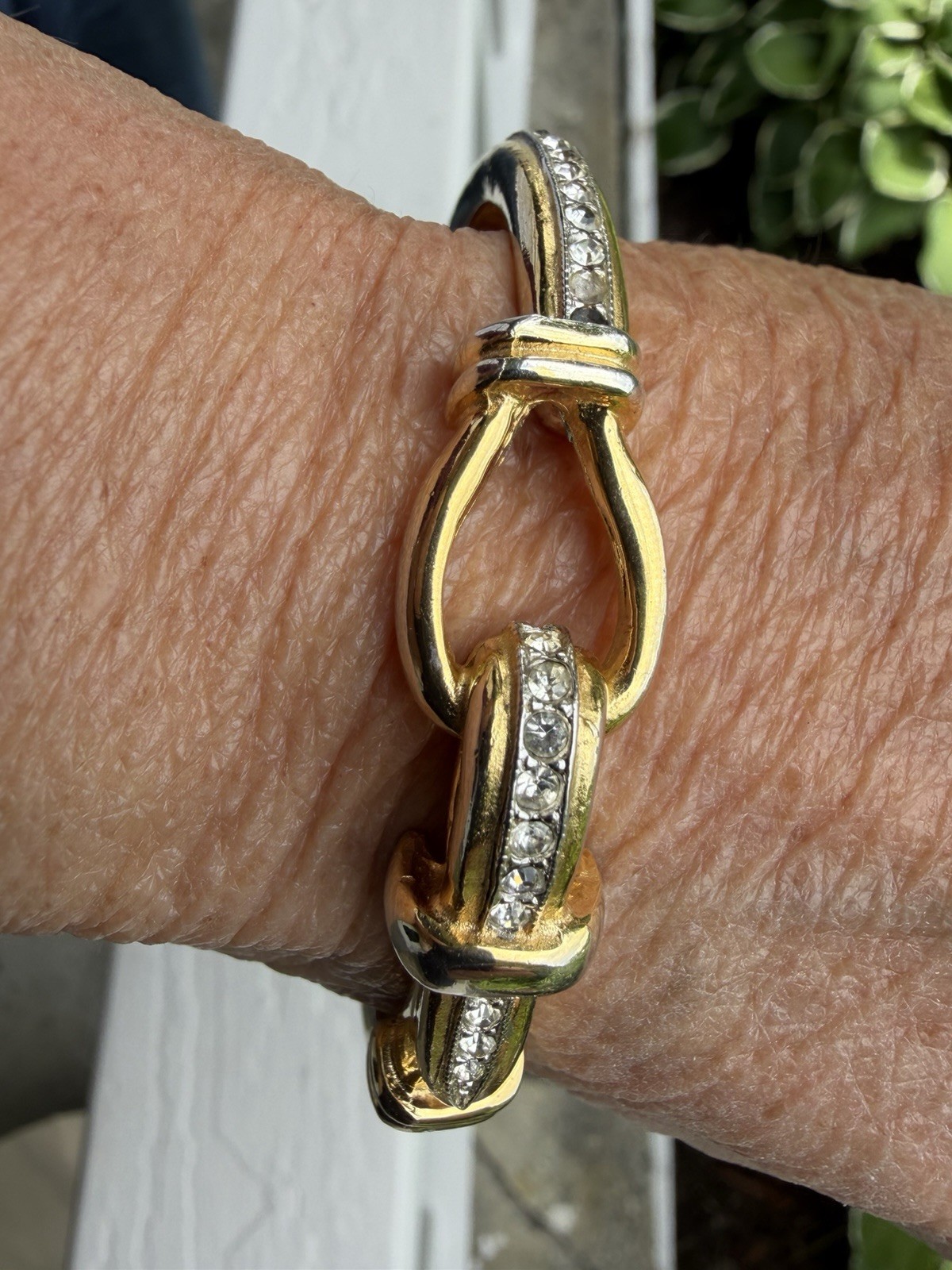 Pretty Gold Toned Vintage 1980s Bracelet