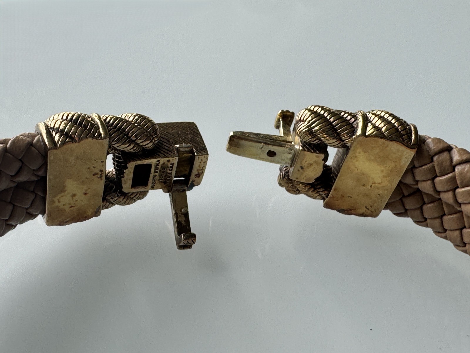 Judith Ripka 925 Sterling Silver & Tan Leather Push-Lock Latch 7″ Bracelet