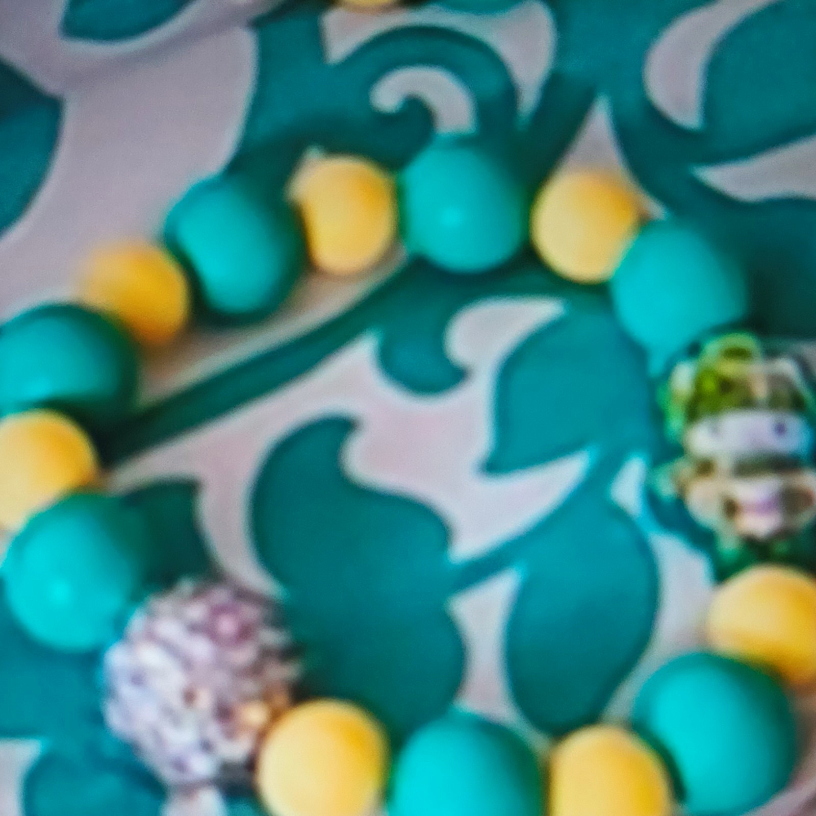 Green & Yellow Plastic Beaded Charm Bracelet with Round Bead Charms