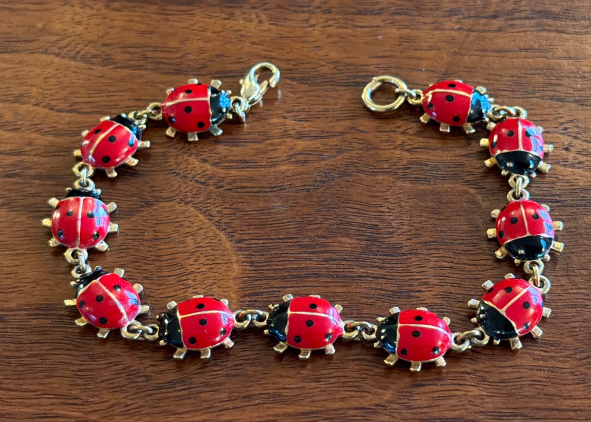 Y2K Red Enamel Ladybug Bracelet Gold Tone Rhinestone Flower Charm Stretch 7 Inch