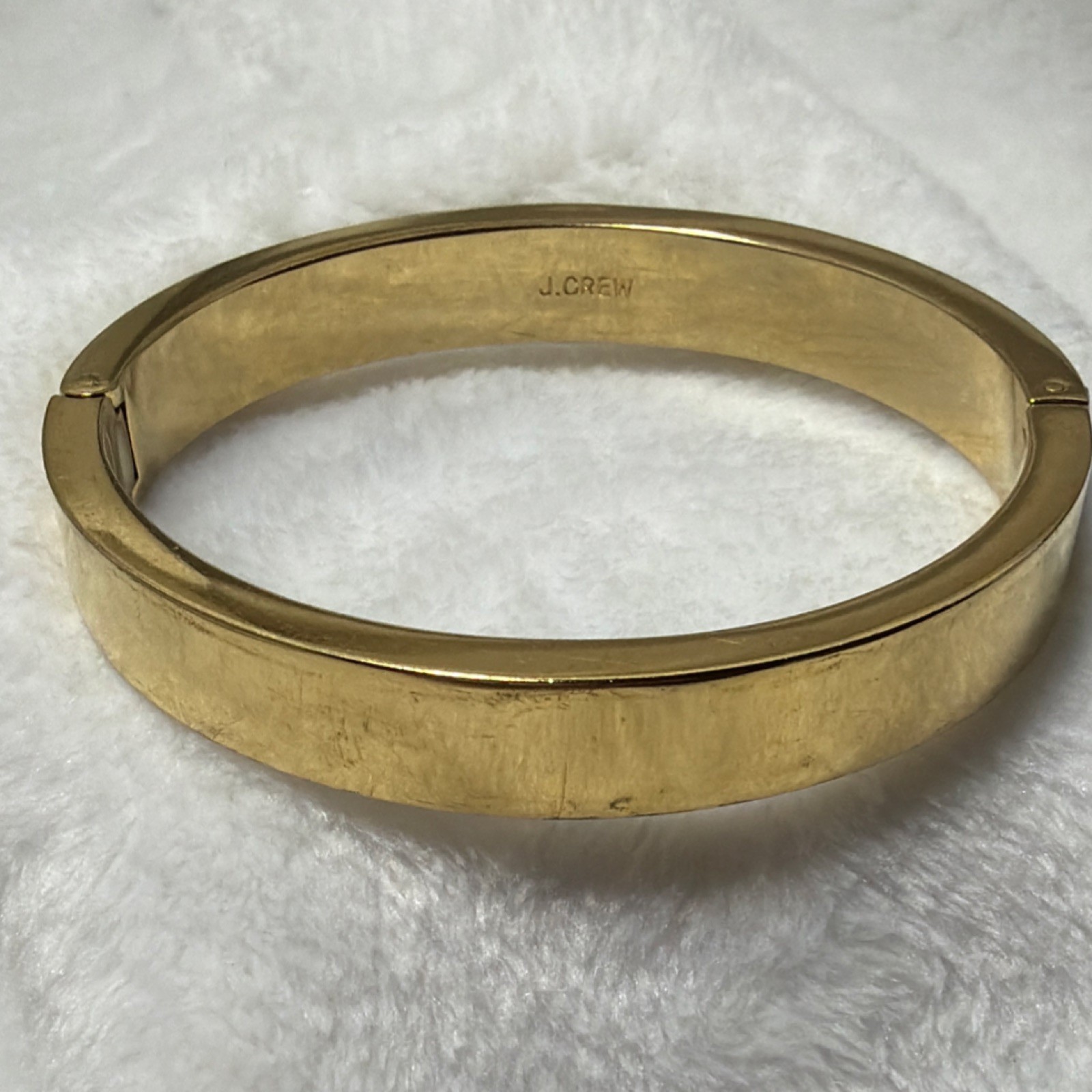 J.CREW Gold Tone Metal Bangle Bracelet Push Lock Signed Round No Stone 6in