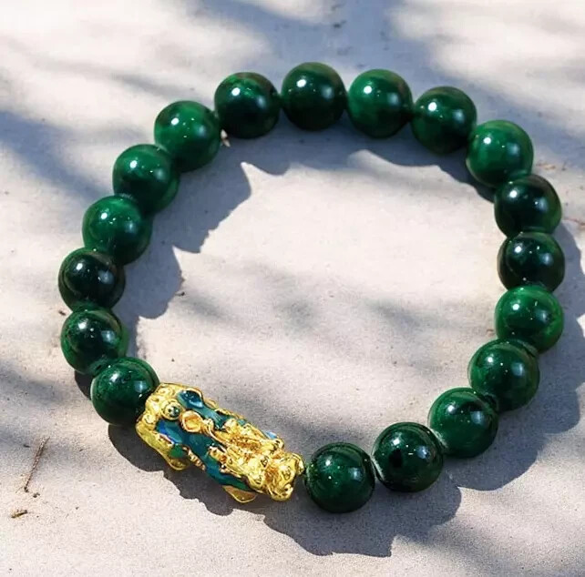 Handmade 8MM Green Jade Beads Pixiu Charm Healing Woman Man Stretch Bracelet