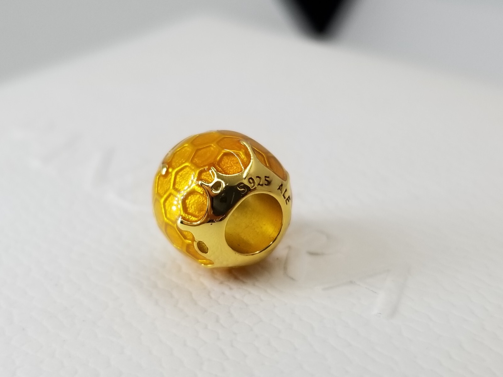Authentic Pandora moments Shine Plated Silver Golden Honey Charm