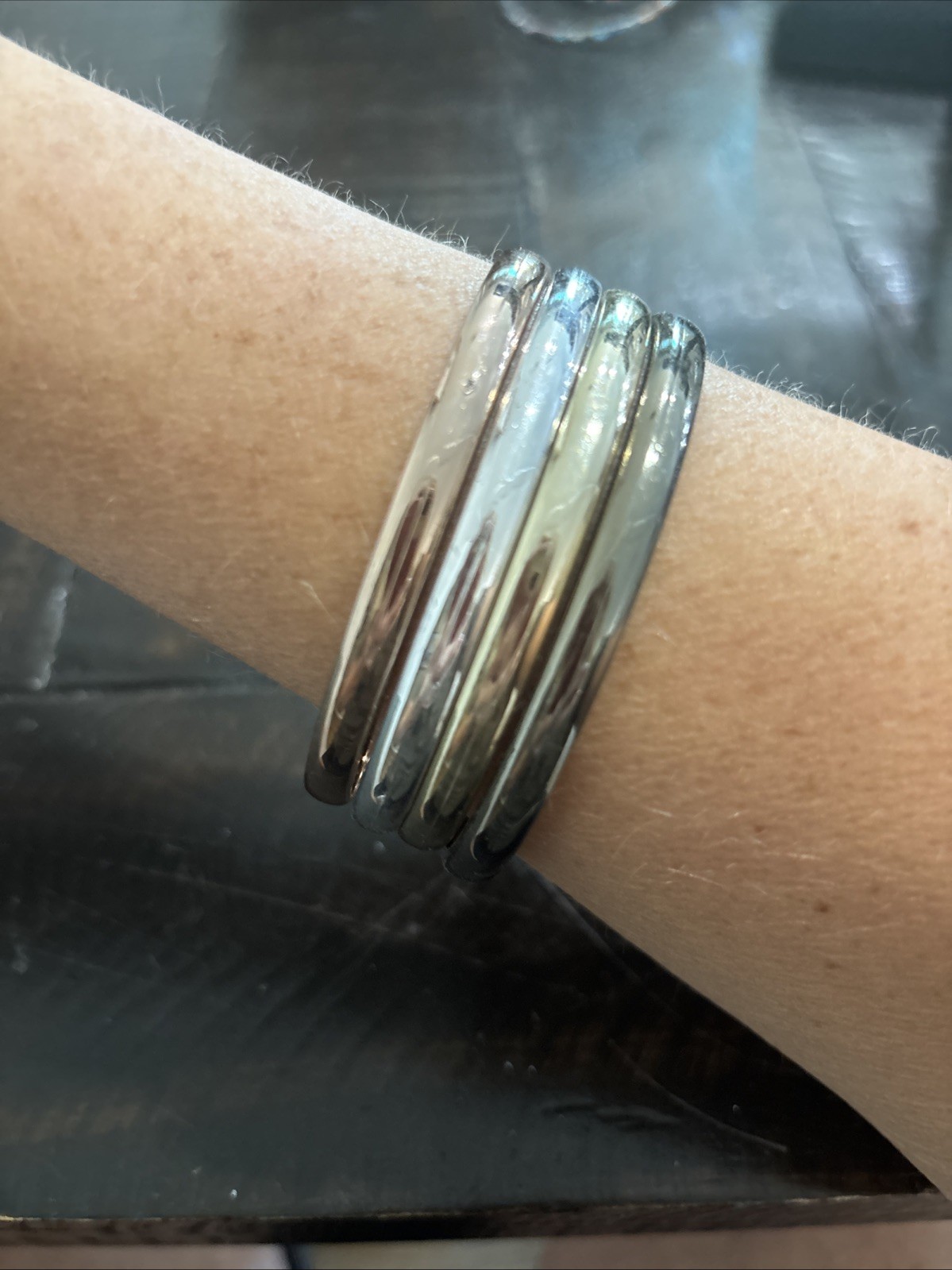 Set of 4 Metallic Plastic Bangle Bracelets Gold Silver Rose Gold Fashion Jewelry