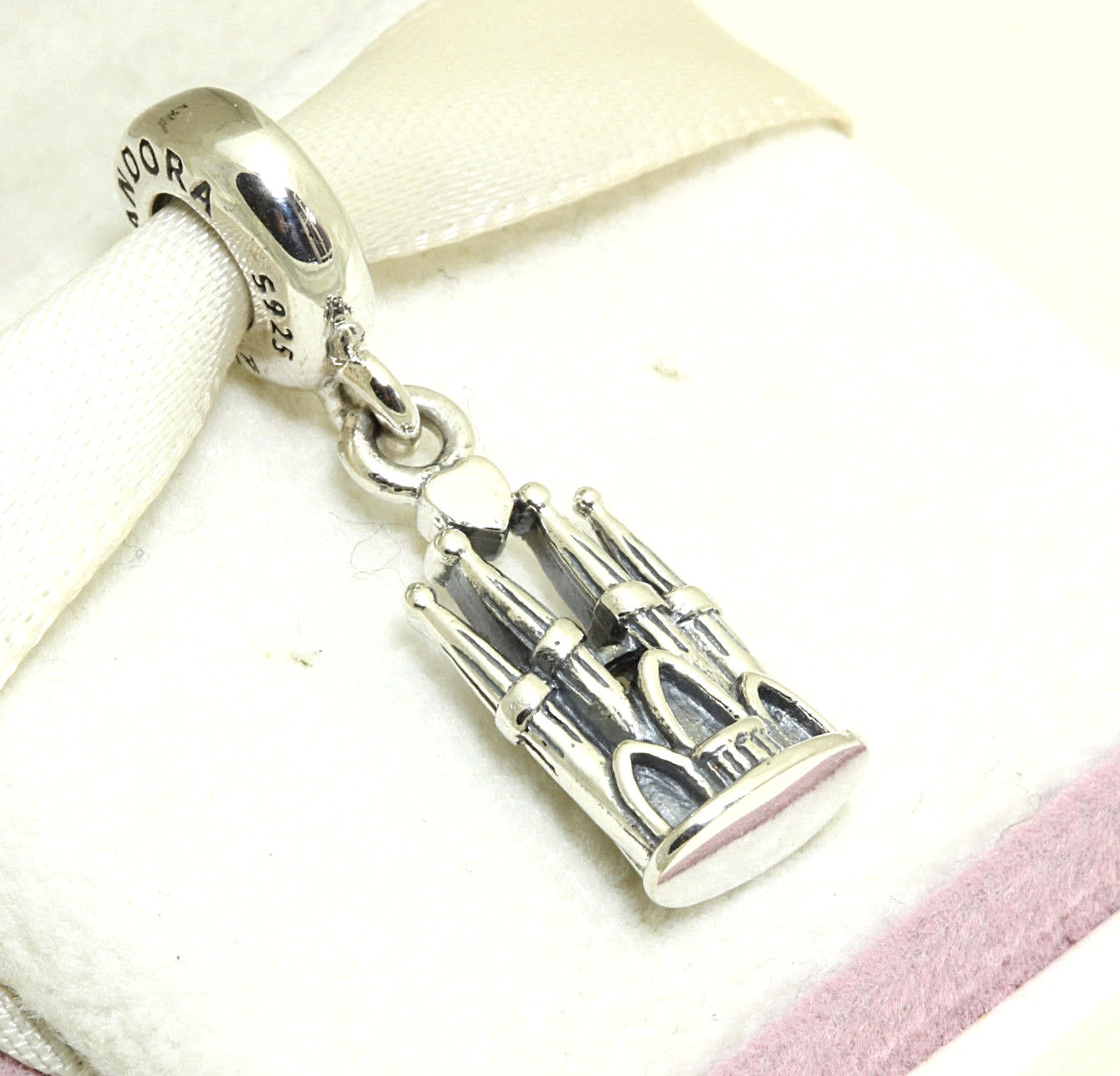 Authentic Pandora Charm Bead Barcelona La Sagrada Familia Spain 791078