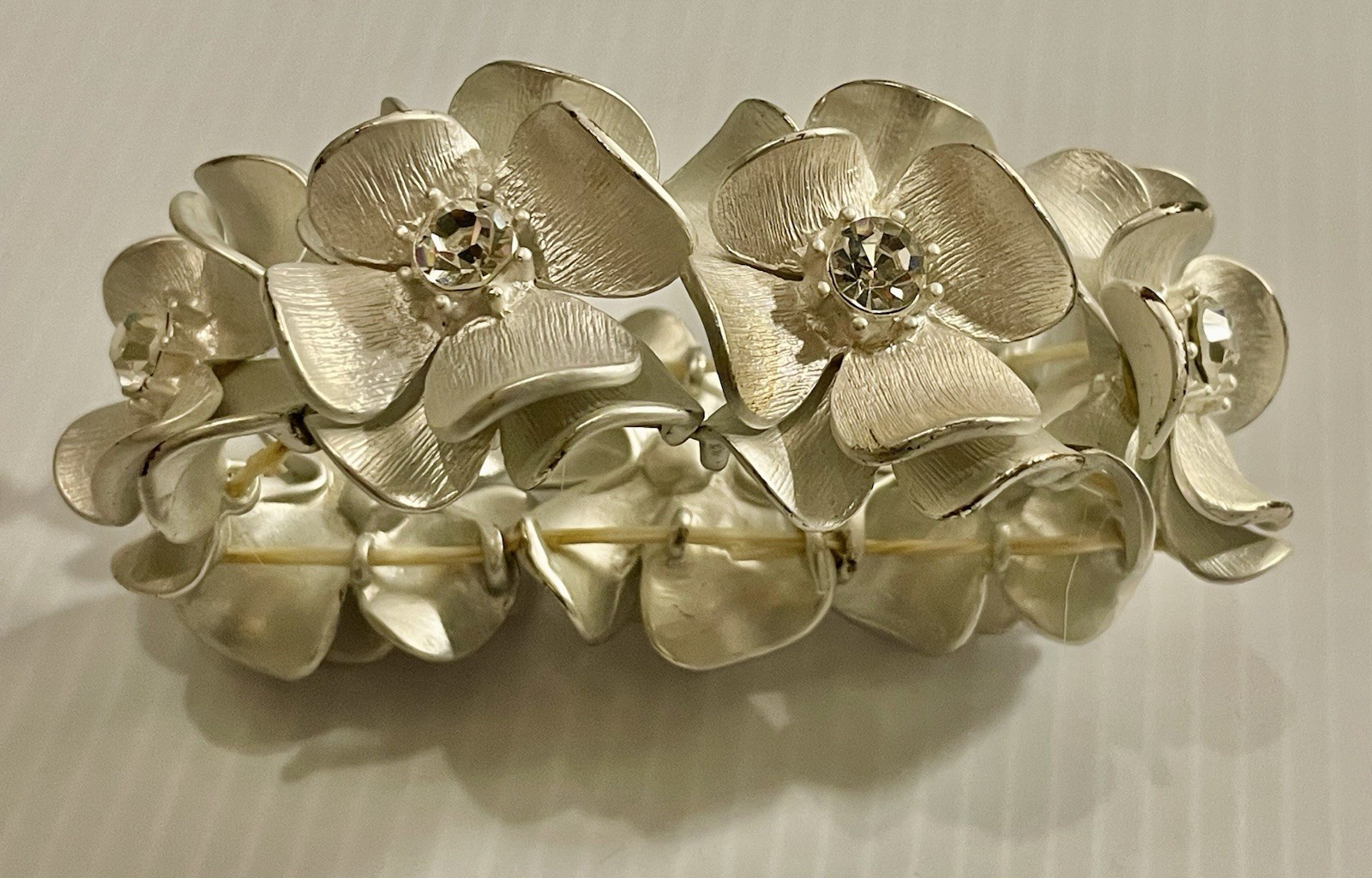Ivory Blush &RhinestoneFlower Bracelet