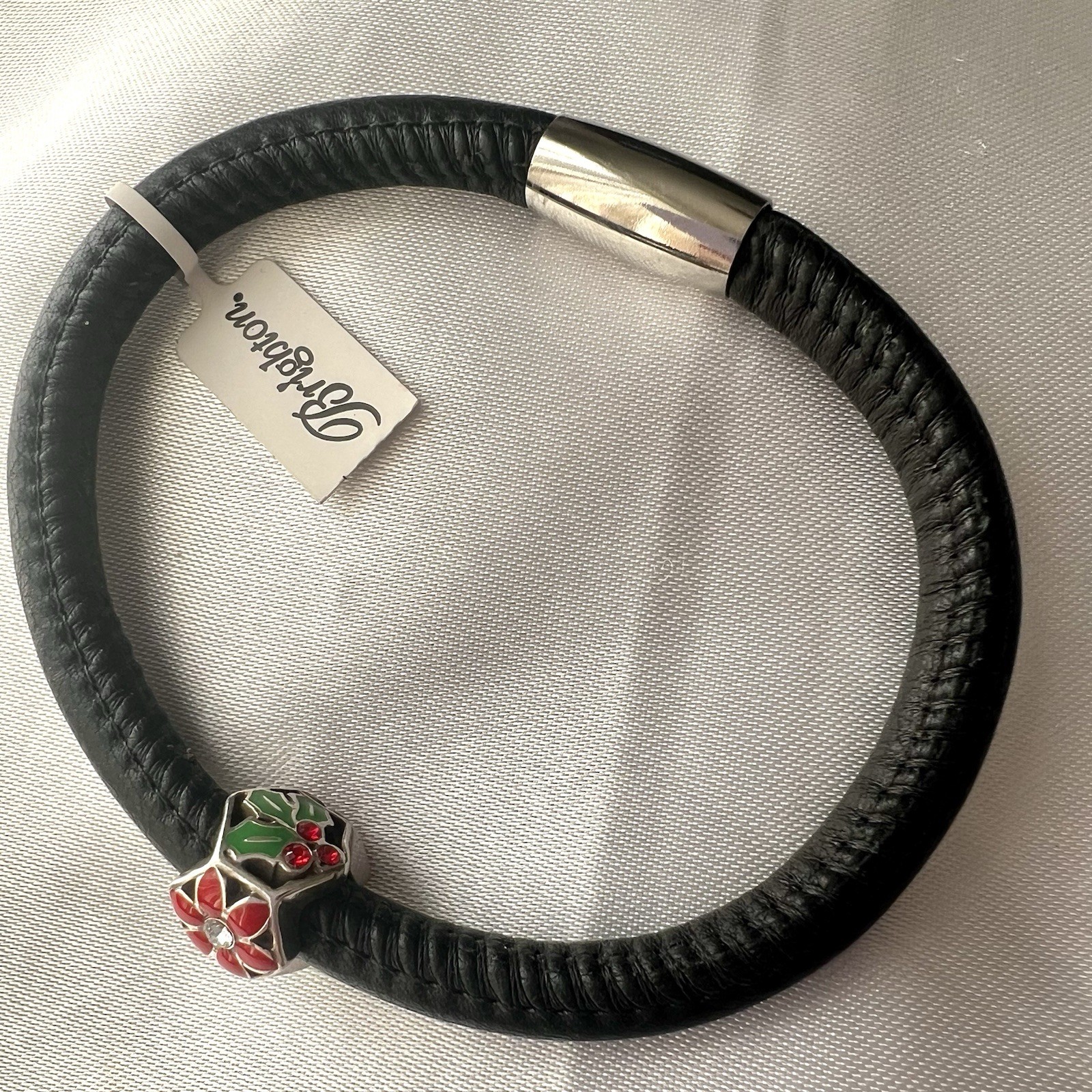 NWT Brighton Black Woodstock Leather Bracelet & Holly Flower Christmas Bead Set