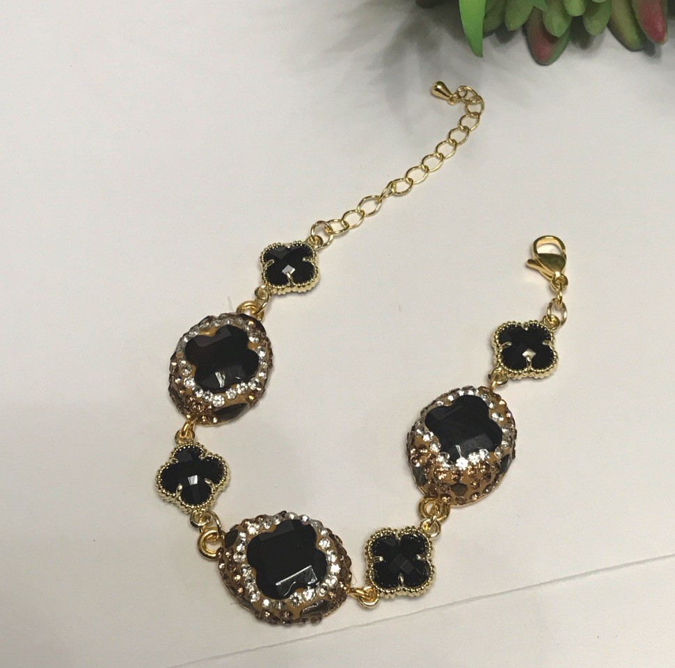 Natural Stone Black Ónix Clover Bracelet Gold Tone Turkish Style. New