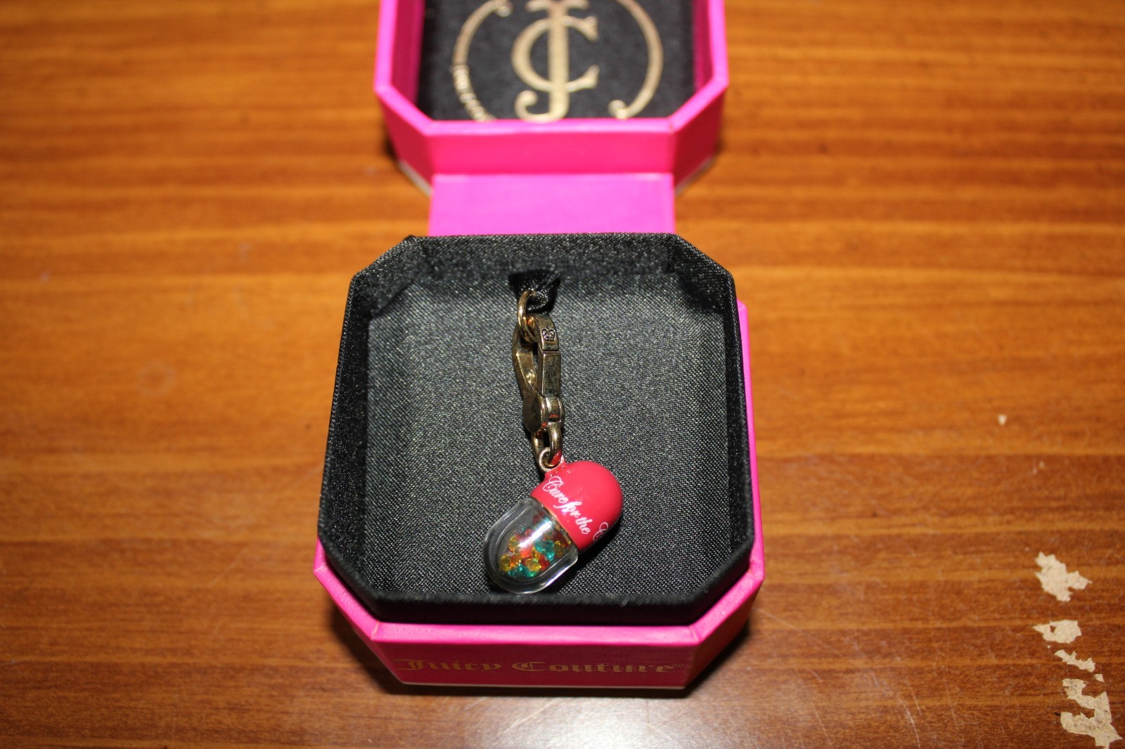 JUICY COUTURE: ‘CURE FOR THE COMMON COUTURE’ PILL CHARM! PSW’S/NURSES/etc.