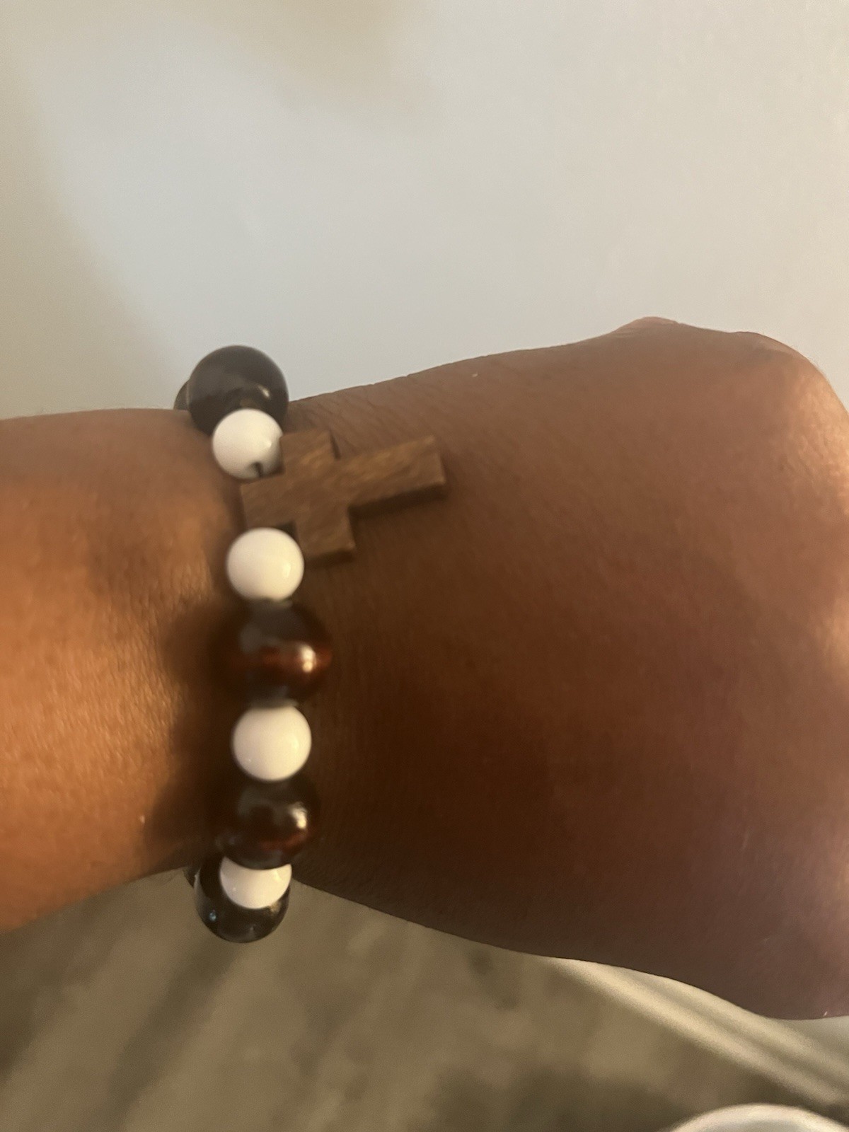 Brown & White Beaded Stretch Bracelet Wood Cross Dangle Charm Religious