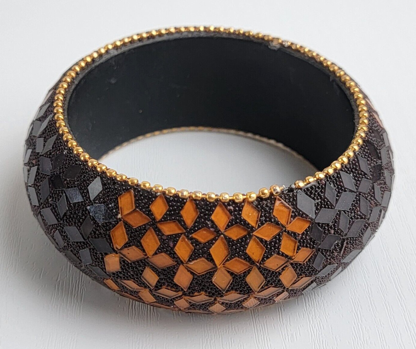 Geometric Design Brown/Orange Cut Glass Bangle Bracelet 7.5″ Wooden