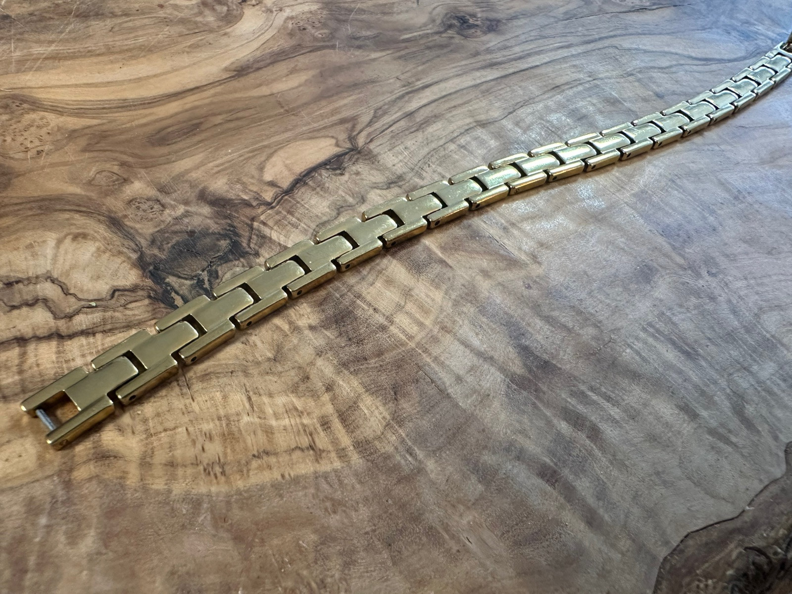Vintage Gold Tone Heavy Chain Link Bracelet 7 3/4″ – Push Lock Closure