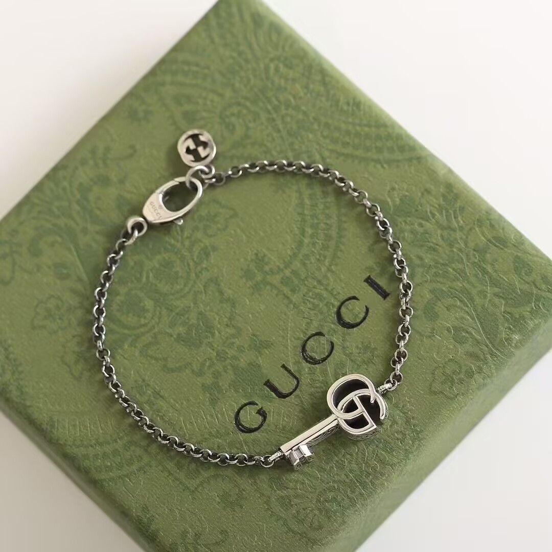 Interlocking Bracelet G Logo Key Chain Silver 7.5”