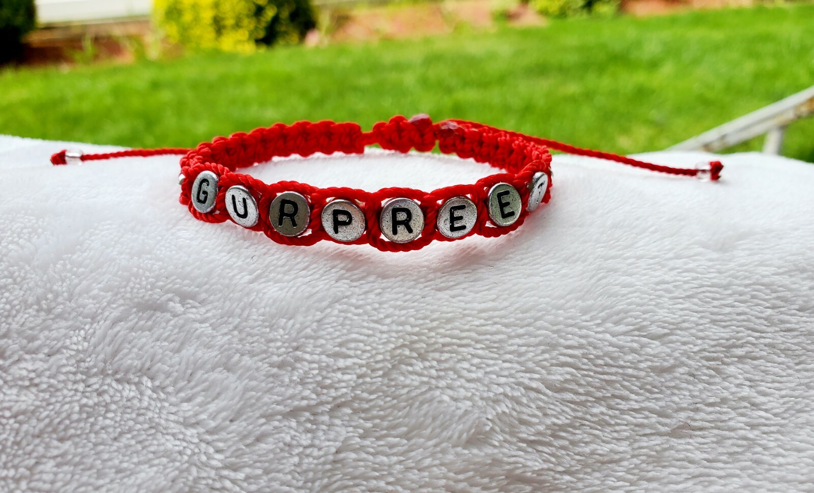 Personalized Red Bracelet. Pulsera Roja con nombre ajustable . Regalos hermosos
