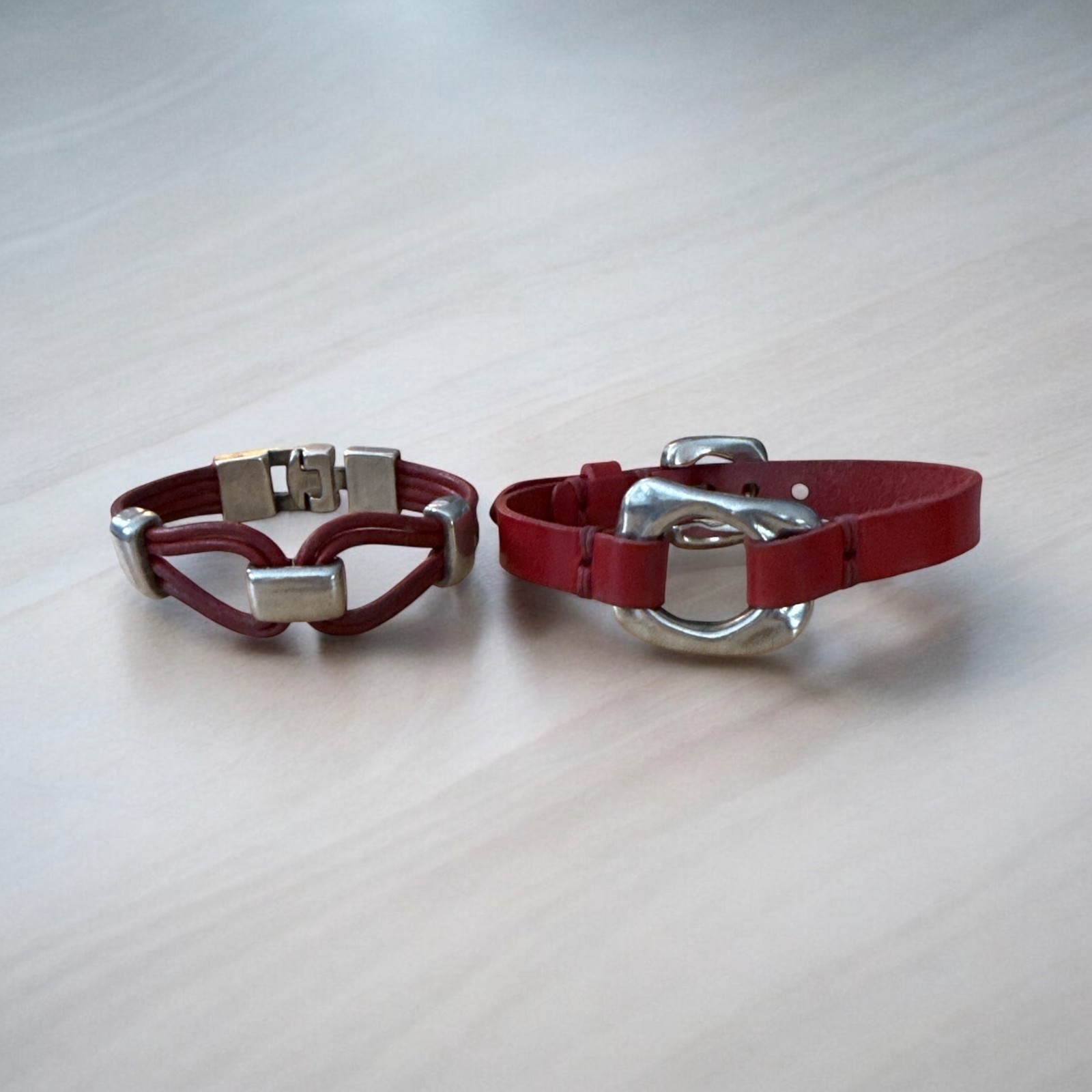 UnoDe50 Silver Plated Red Leather Square Buckle Infinity Pretty Bracelets