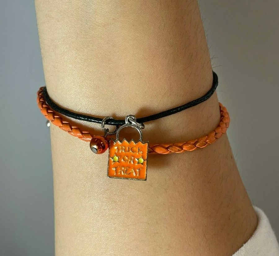 HALLOWEEN Trick or Treat Enamel Candy Corn Black Orange Cord Bracelet K3