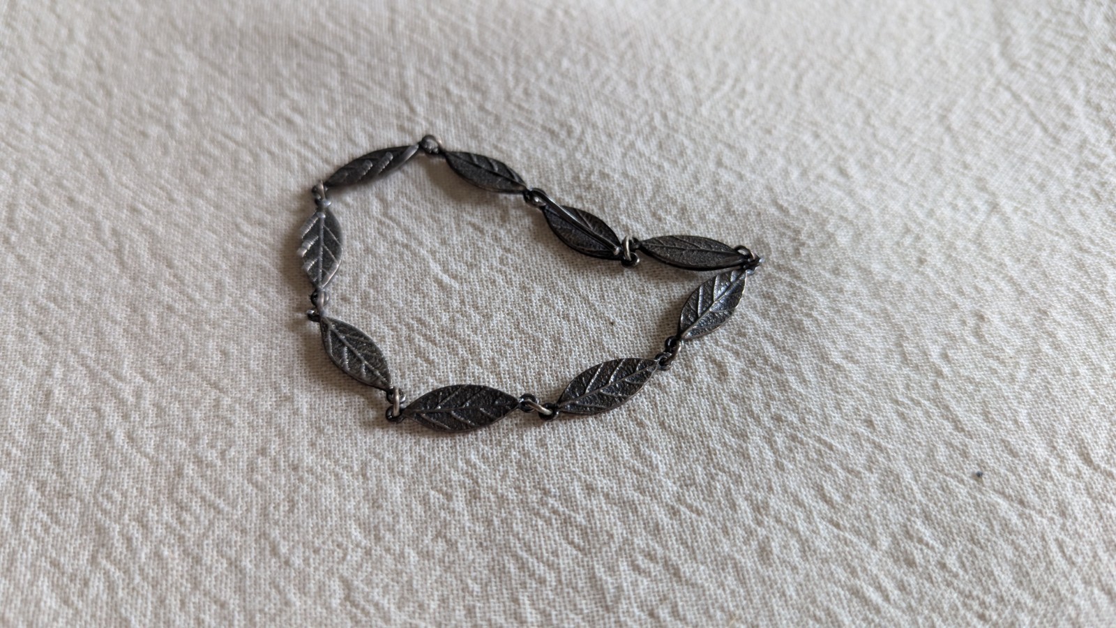LucieVeilleux Sterling Silver Leaf Link Chain Charm Bracelet, 6.75″ Long