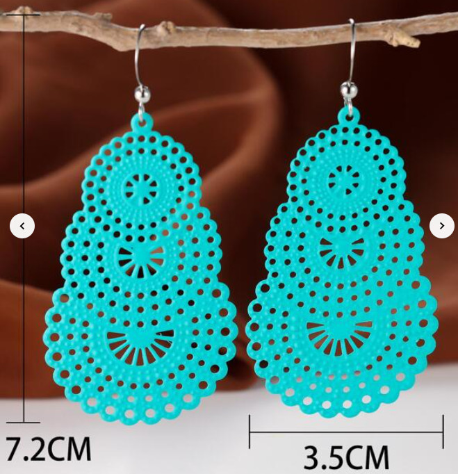 **CLEARANCE** Beautiful Metal alloy earrings – Dainty – stunning colors