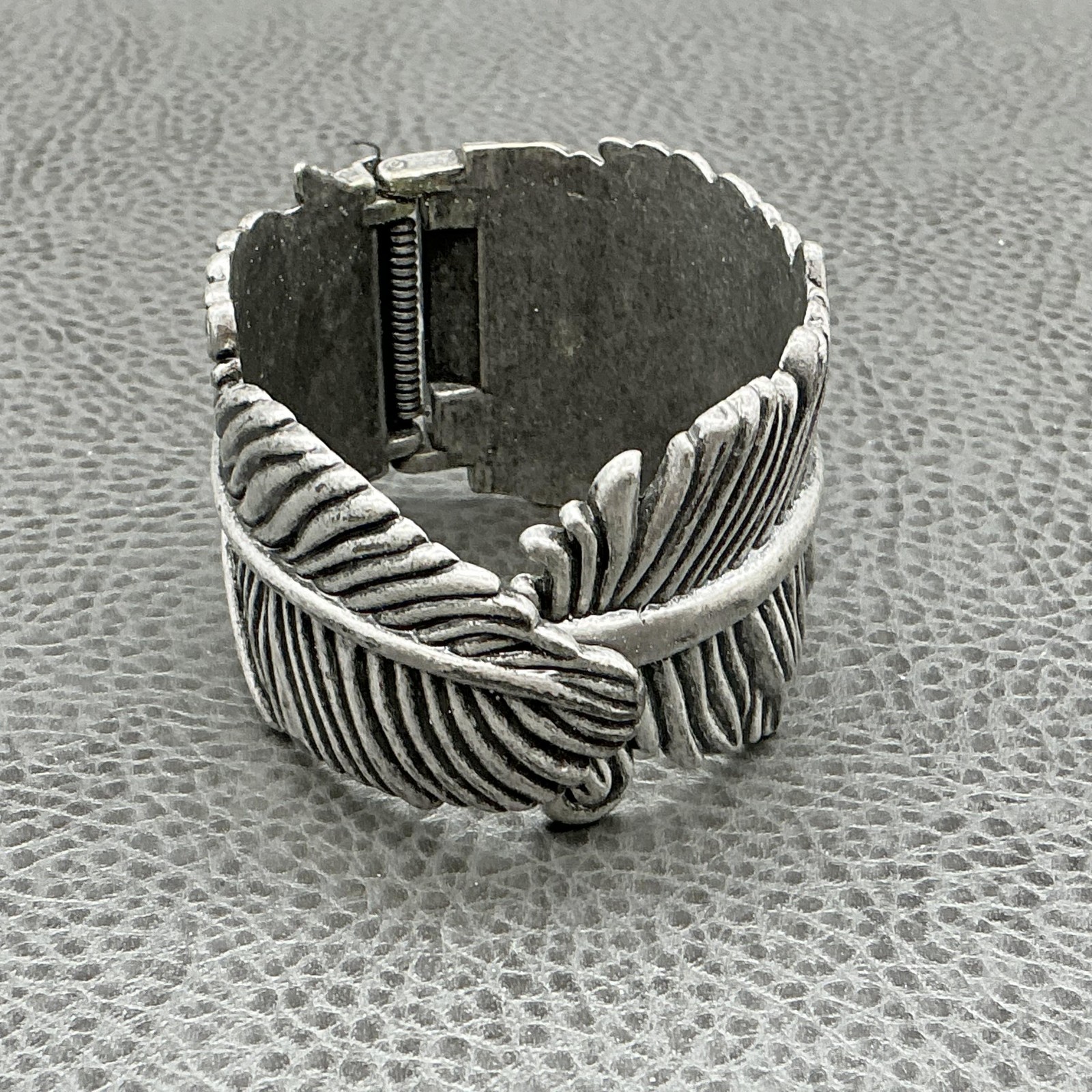 Bracelet Silver Tone Feather Leaf Wide Cuff Womens 7 In Nature Snap Jewelry