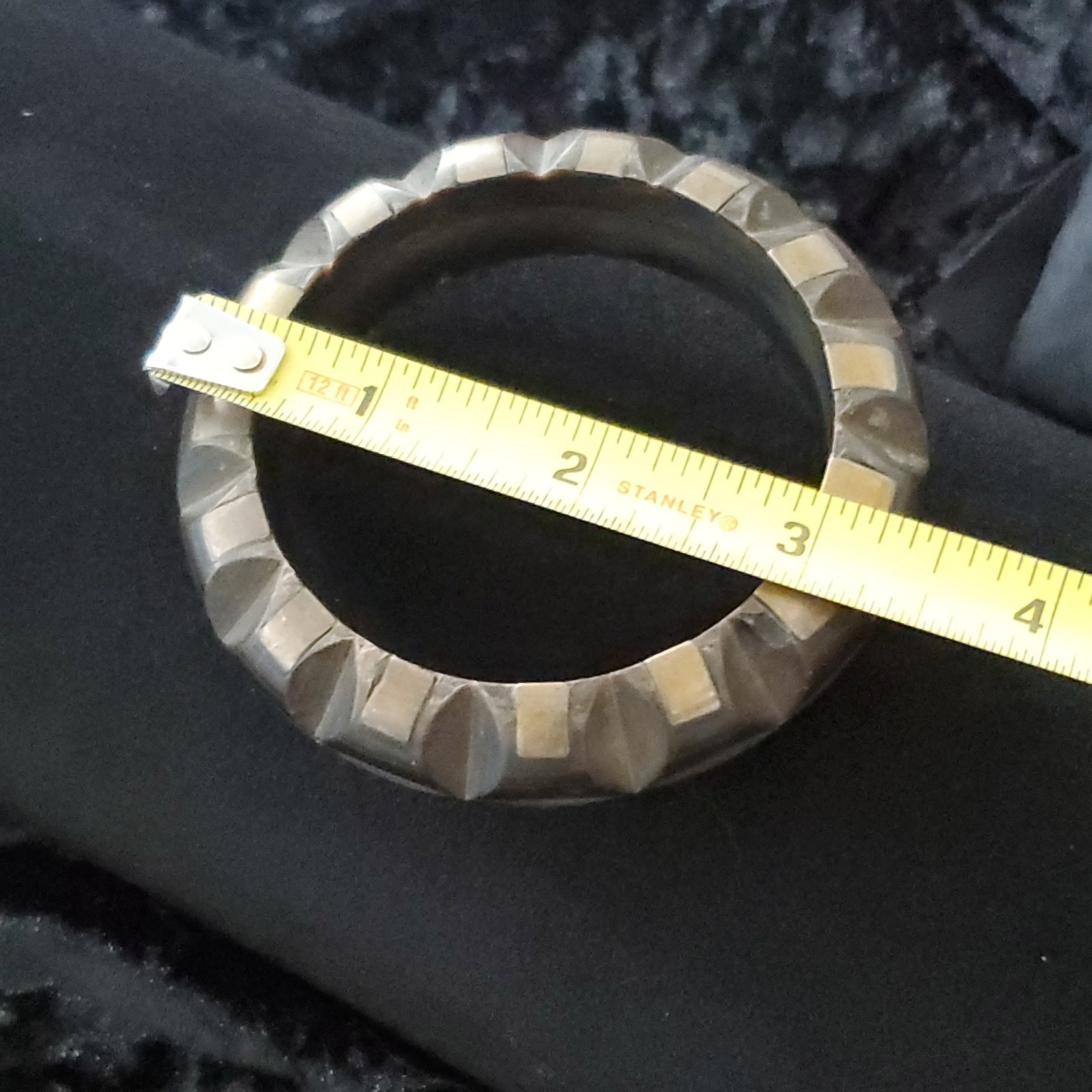 Black Gold Tone Round Faceted Bangle Bracelet Resin Stackable No stone
