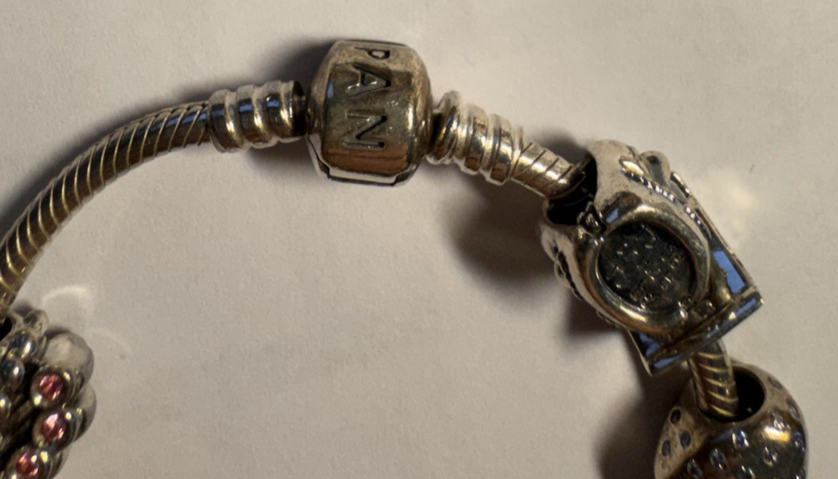 Pandora Bracelet With 14 Charms