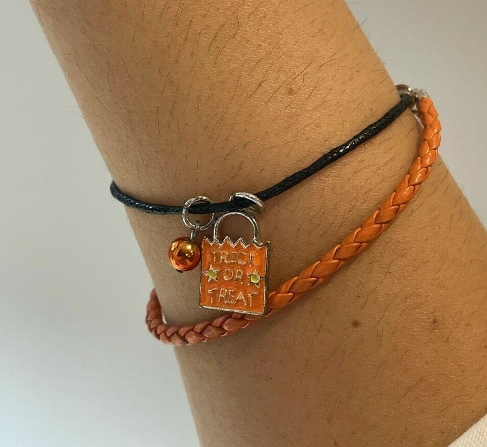 HALLOWEEN Trick or Treat Enamel Candy Corn Black Orange Cord Bracelet K3