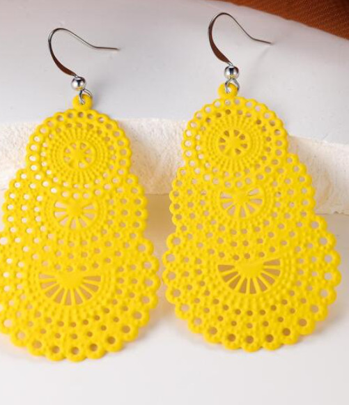 **CLEARANCE** Beautiful Metal alloy earrings – Dainty – stunning colors