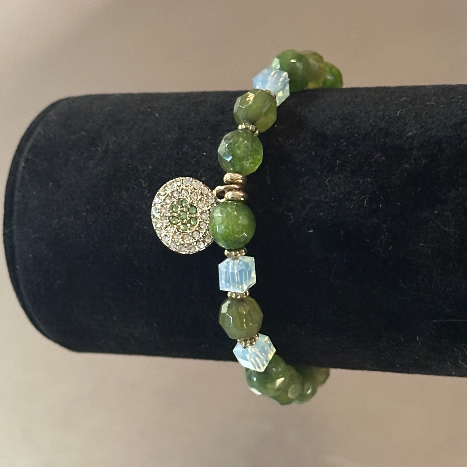 Green Bracelet Stretch Band Mixed Faceted Beads Gemmed Charm 6.5 inch