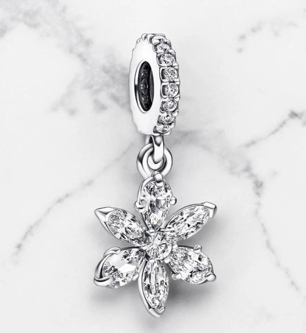 NEW Authentic PANDORA 925 Sparkling Herbarium Cluster Charm 792382C01